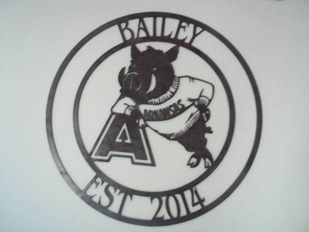 Arkansas Razorbacks Circle With Family Name Woo Pig Sooiee – Arclight CNC